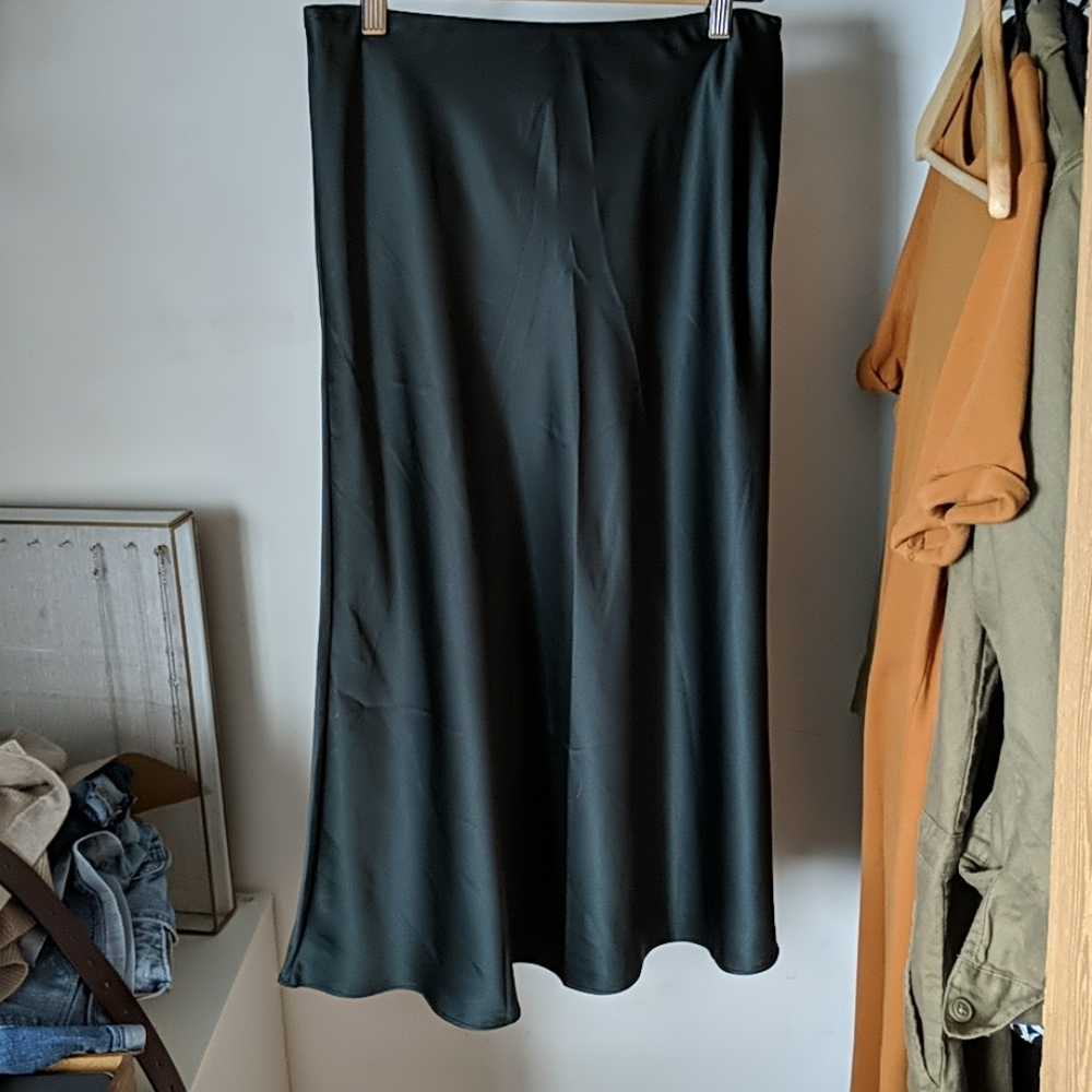 NWT Emerald green Express slip skirt